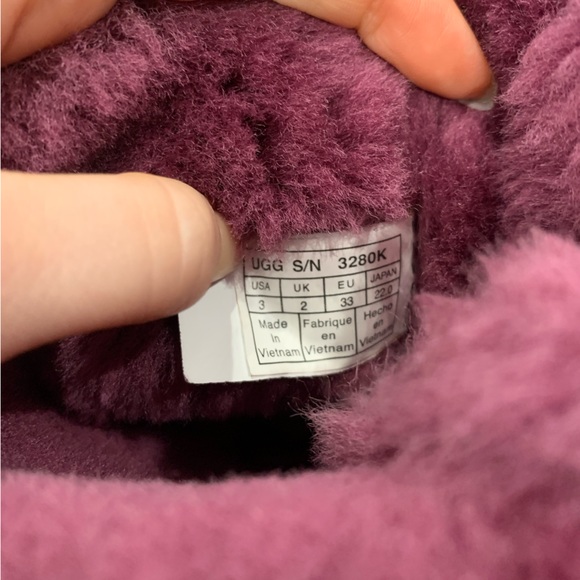 Worn Condition Ugg Bailey Bow Youth Girls Size 3 Dark Pink Colour - Picture 9 of 12